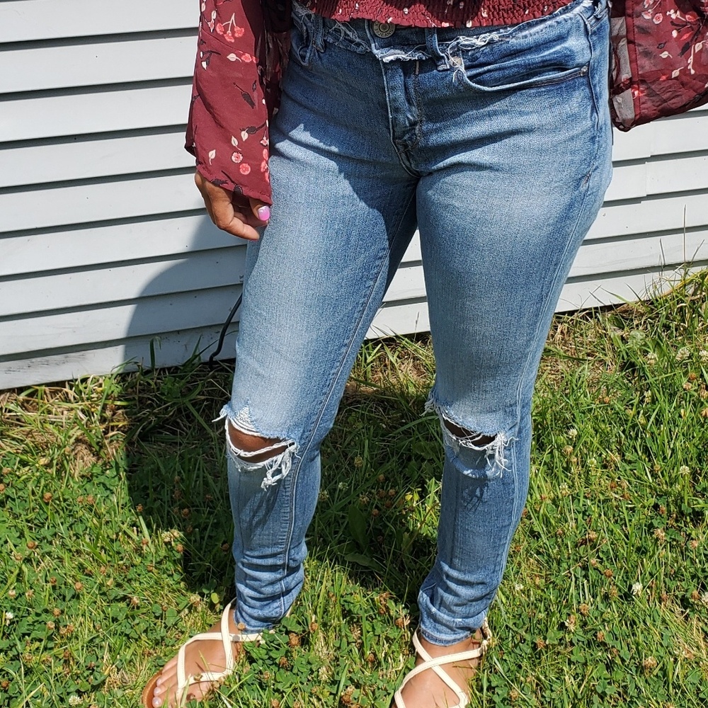 Express Distressed Jeans